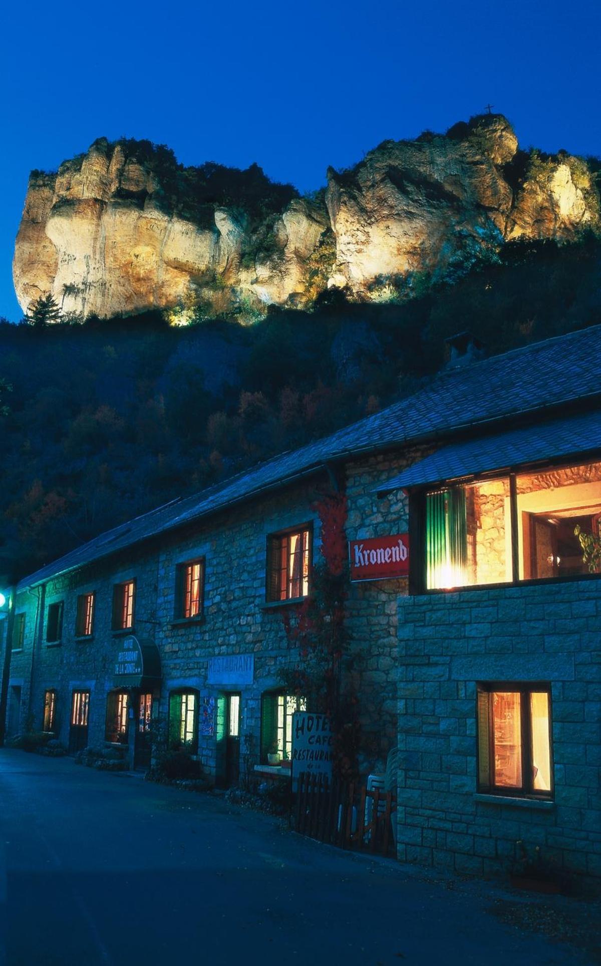 Hotel De La Jonte Меруес Екстериор снимка